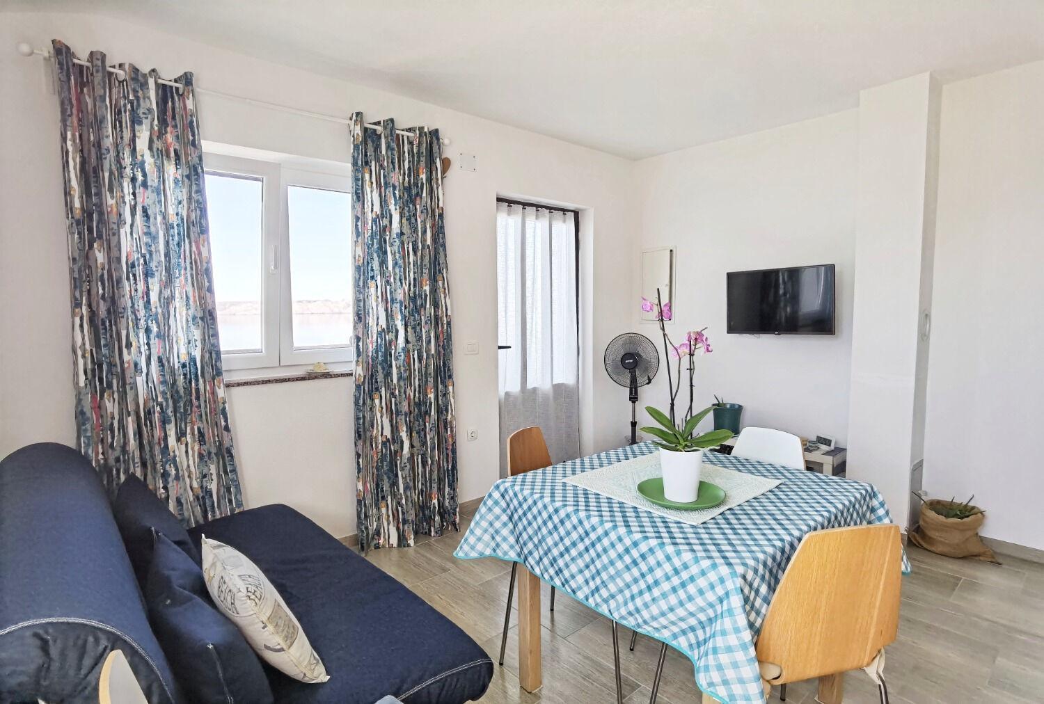Adria - Seafront & Seaview Apartment